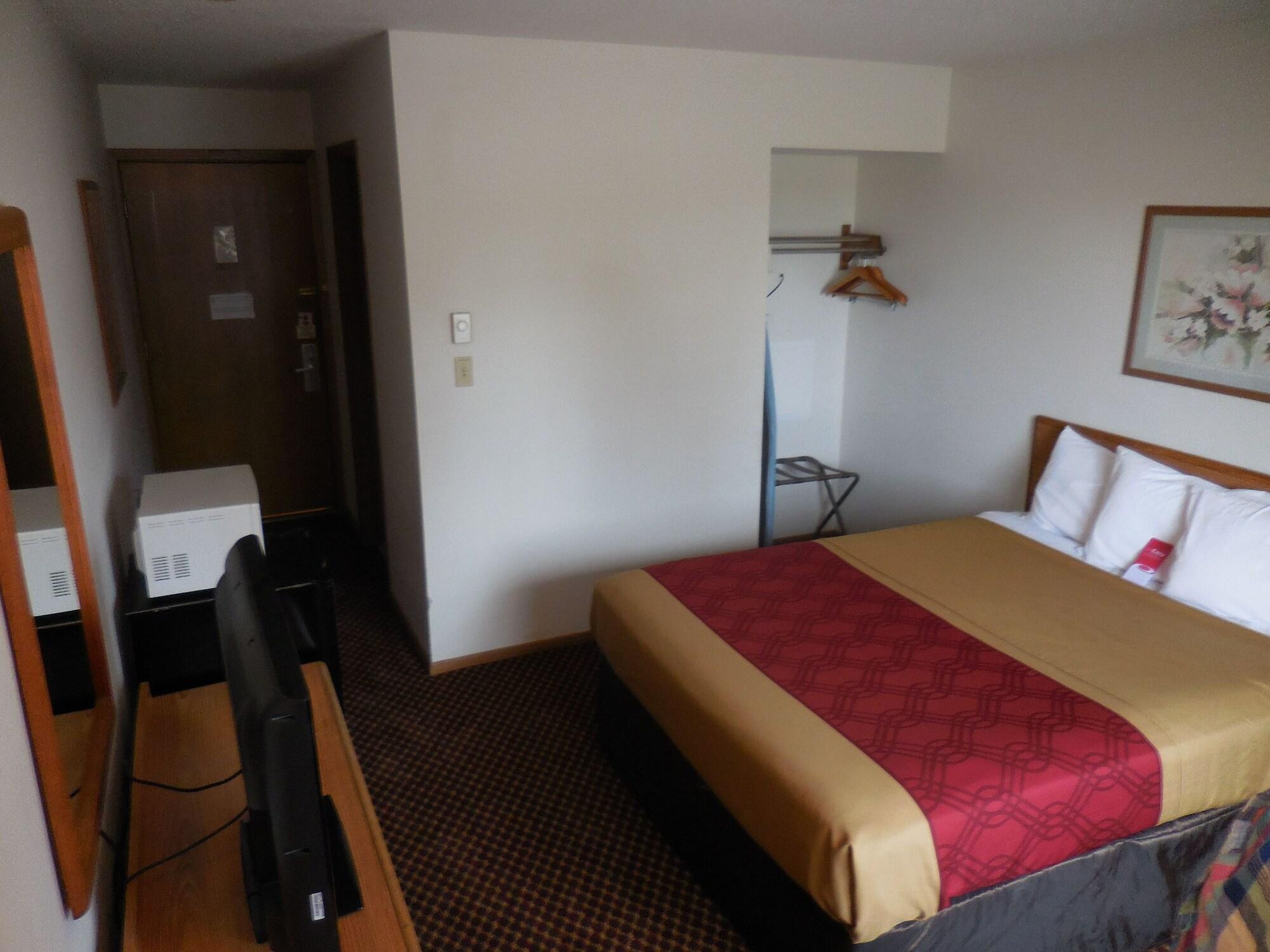 Travelodge By Wyndham Escanaba Exterior foto
