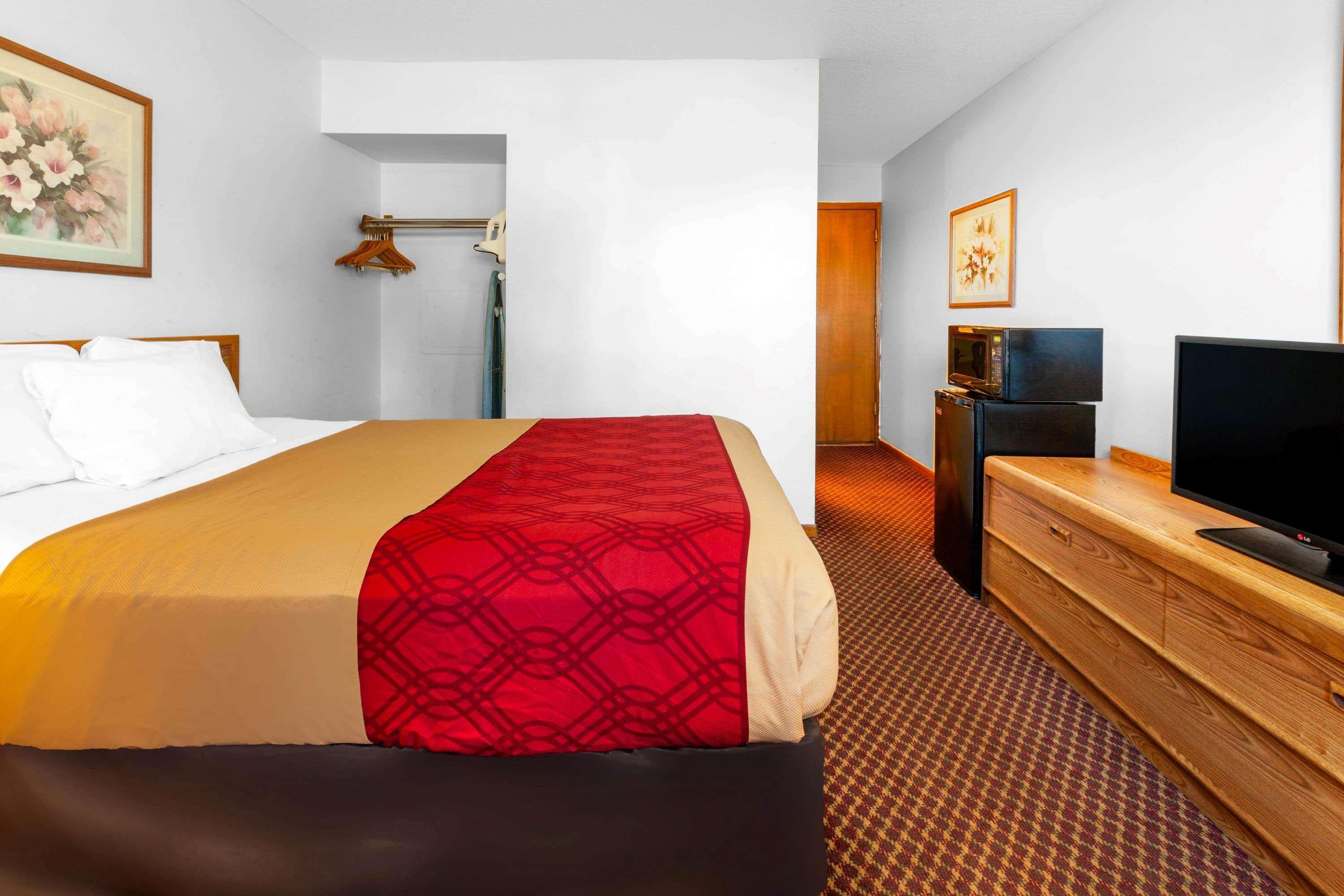 Travelodge By Wyndham Escanaba Exterior foto