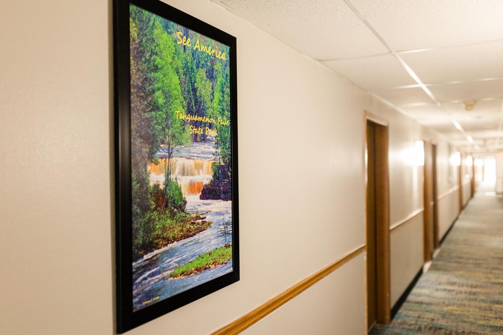 Travelodge By Wyndham Escanaba Exterior foto