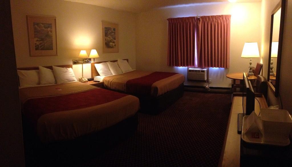 Travelodge By Wyndham Escanaba Exterior foto