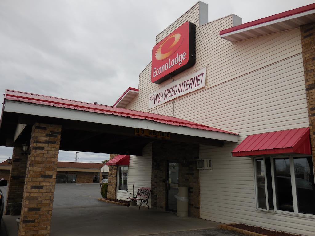 Travelodge By Wyndham Escanaba Exterior foto